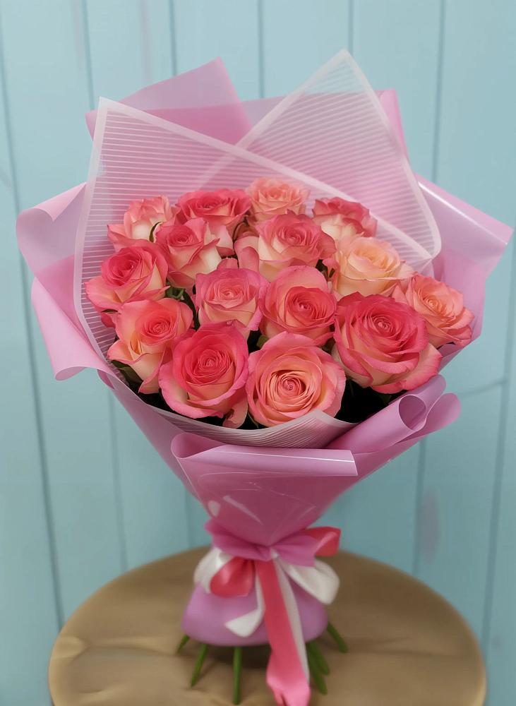 Букет 15 Розовых роз Равель в Выездное