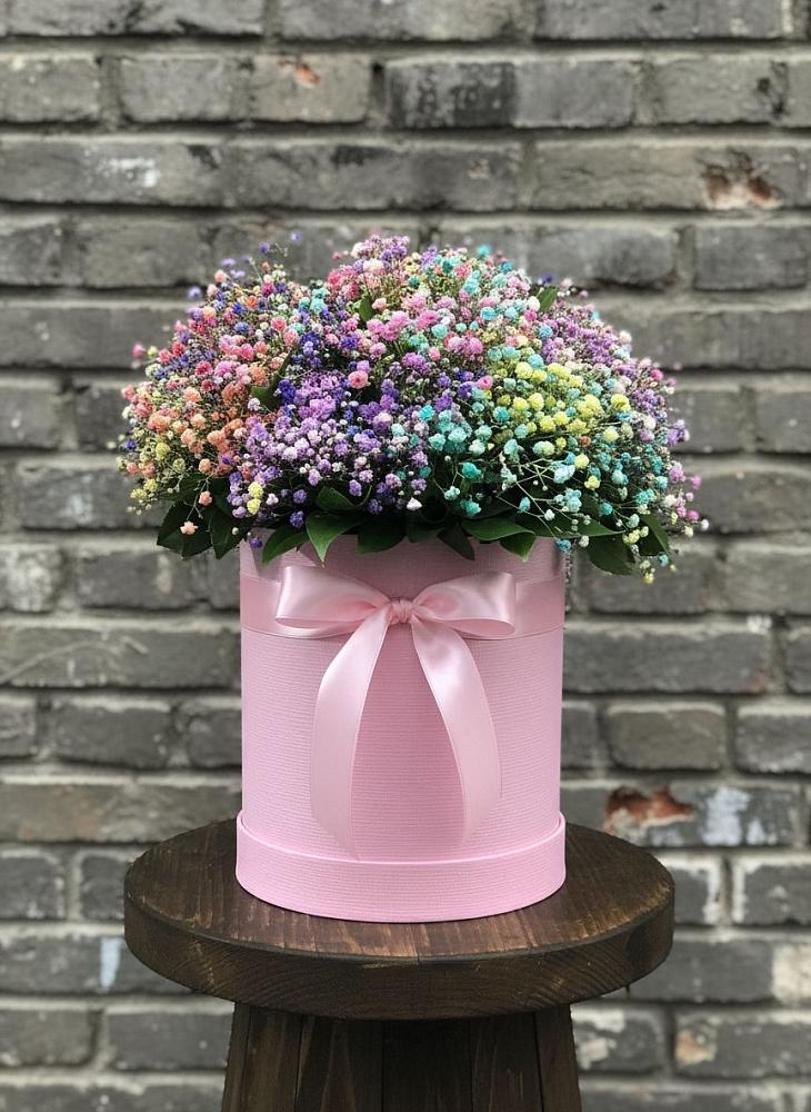 Цветочная композиция из Гипсофила и Розы в шляпной коробке в Выездное