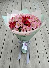 Букет цветов из:  Альстромерии в Выездное