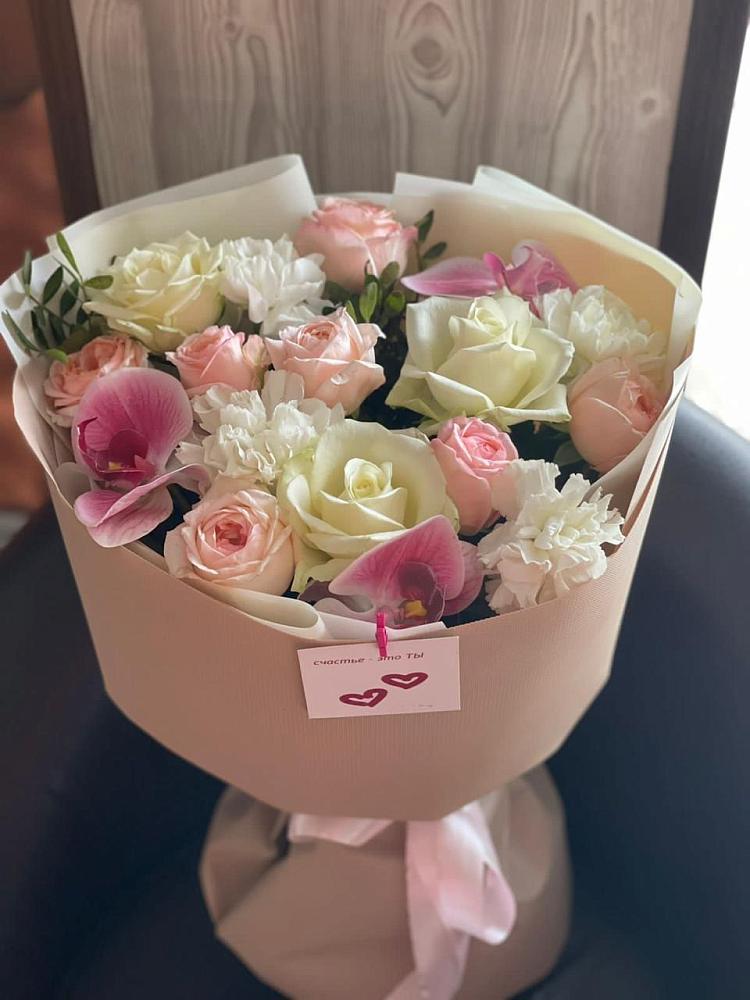 Букет цветов из: Орхидеи, Розы и Гвоздики в Выездное