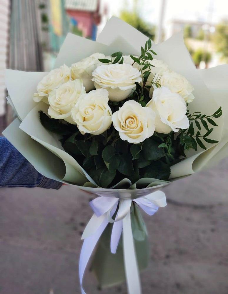 Букет Белые розы Проуд в Выездное