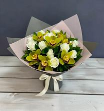 Букет цветов из:  Орхидеи и Розы в Выездное