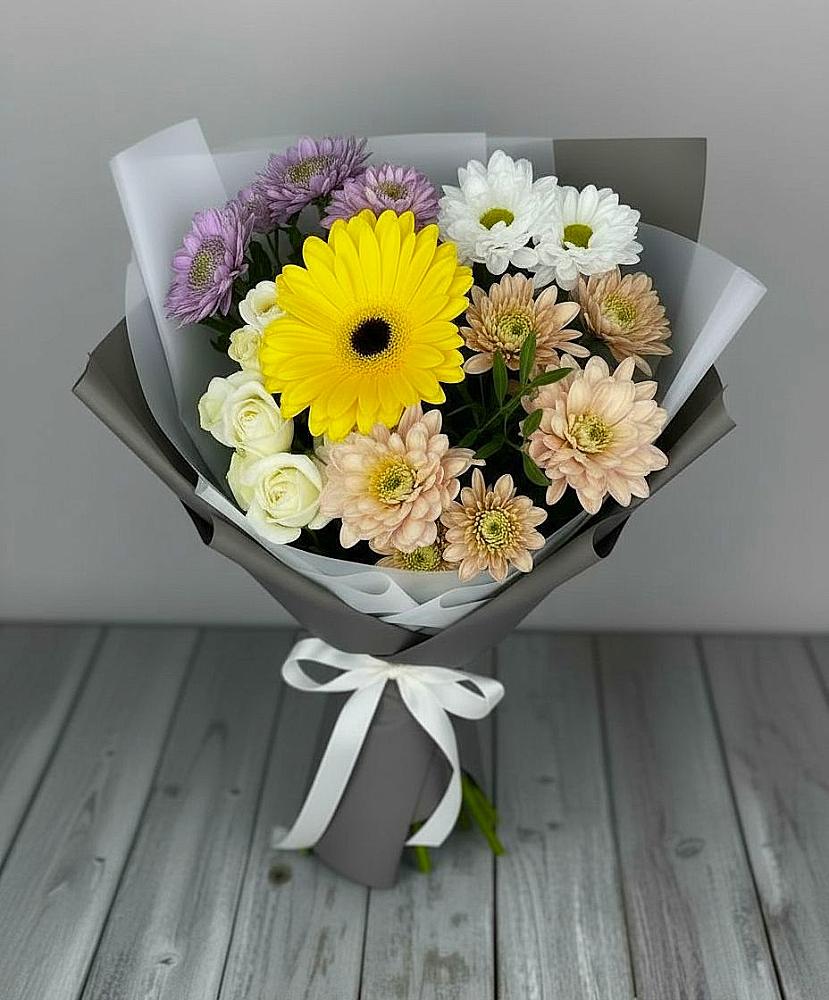 Букет цветов из: Розы, Герберы и Хризантемы в Выездное