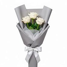 Букет 3 белые розы в Выездное