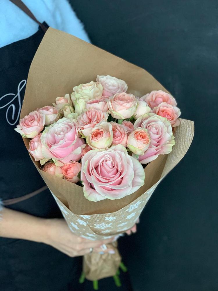 Букет цветов из: Хризантемы и Розы в Выездное