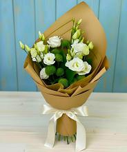 Букет цветов из:  Хризантемы и Лизиантусы #REPLACE_PRED# Выездное