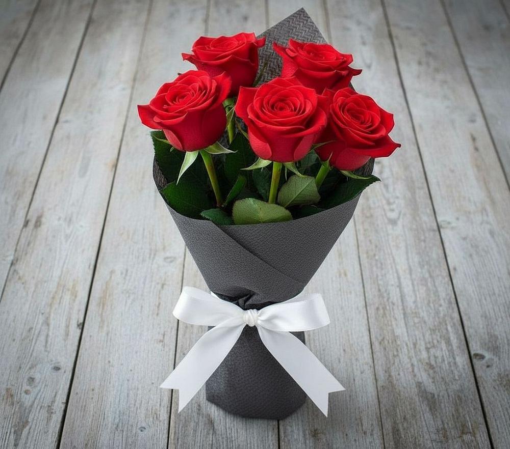 Букет 5 Красных роз Эдлесс Лав в Выездное