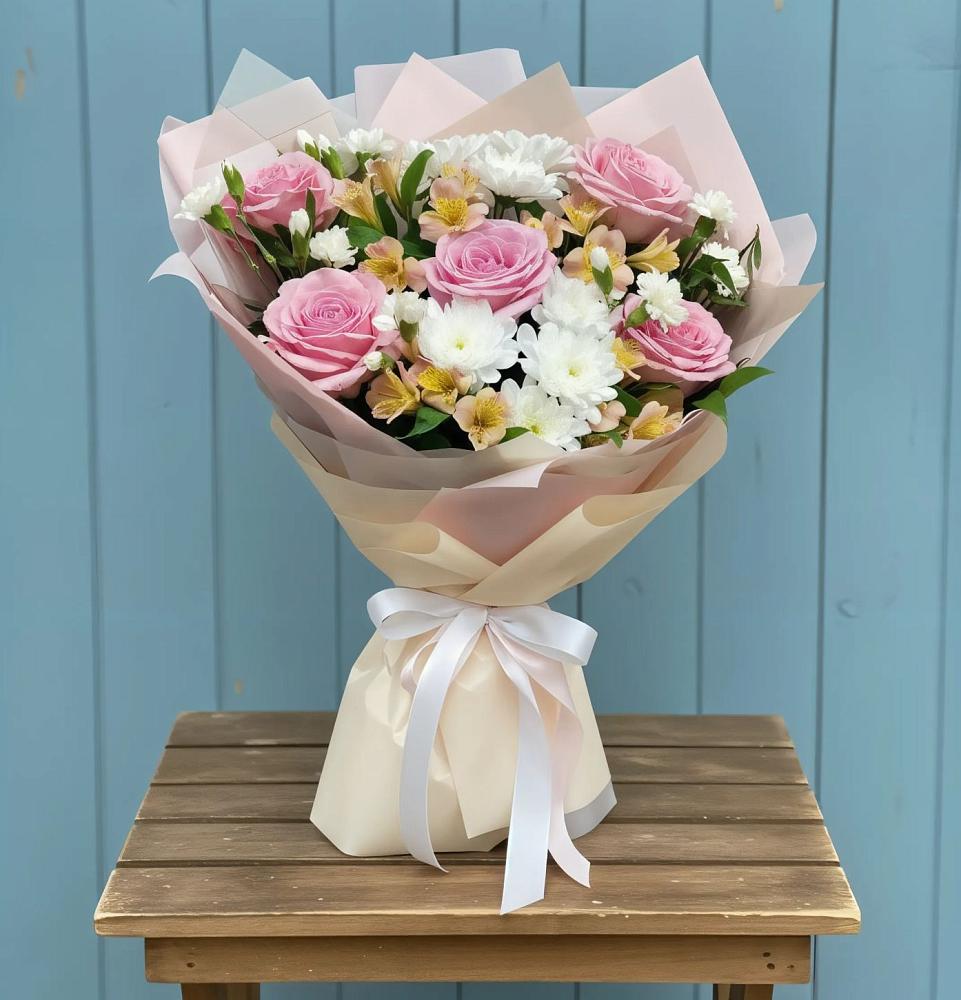 Букет цветов из: Гвоздики, Орхидеи и Розы в Выездное