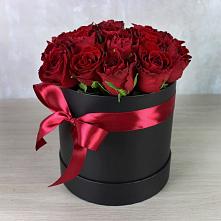 Цветочная композиция из Розы в шляпной коробке в Выездное