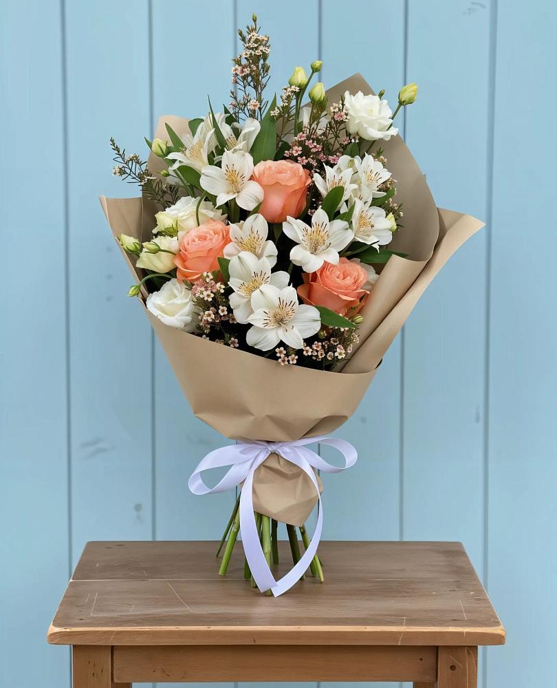 Букет цветов из: Альстромерии, Лизиантусы, Розы и Хризантемы в Выездное