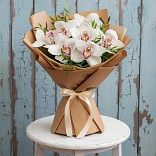 Букет цветов из:  Орхидеи и Розы в Выездное