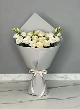 Букет цветов из:  Розы и Лизиантусы в Выездное